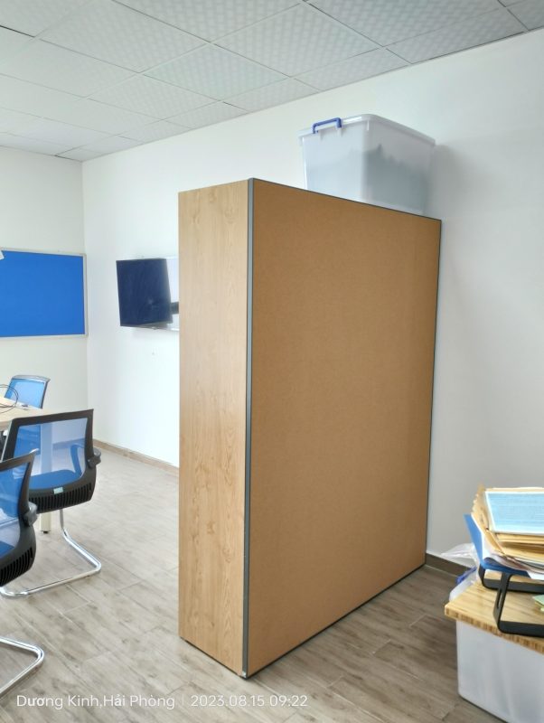 Bảng ghim treo tường khung Air lắp sau tủ đồ 2