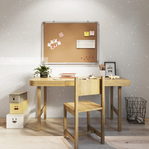 Bảng ghim gỗ bần trong góc làm việc cá nhân