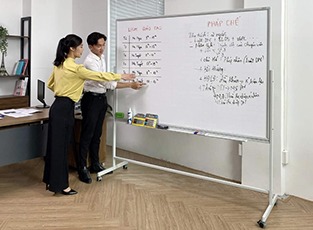 Bảng từ trắng di động